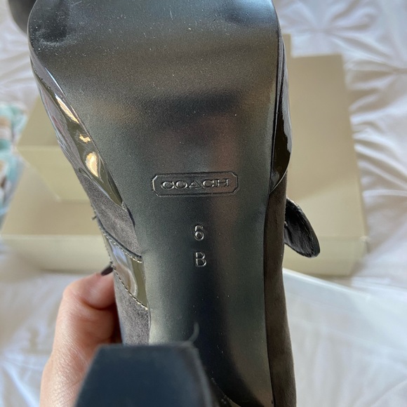 Coach Heels - Picture 4 of 7